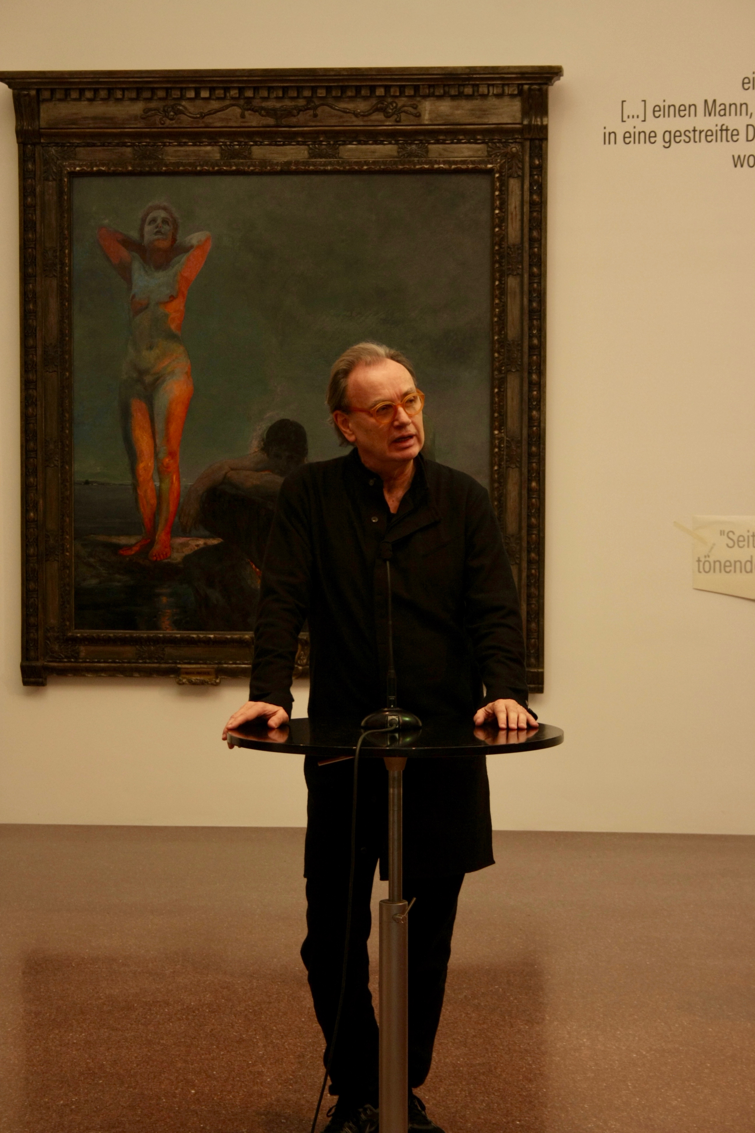 The Man in Black: Alfred Weidinger, scheidender Direktor des MdbK Leipzig. (Foto: Artefakte 2020)